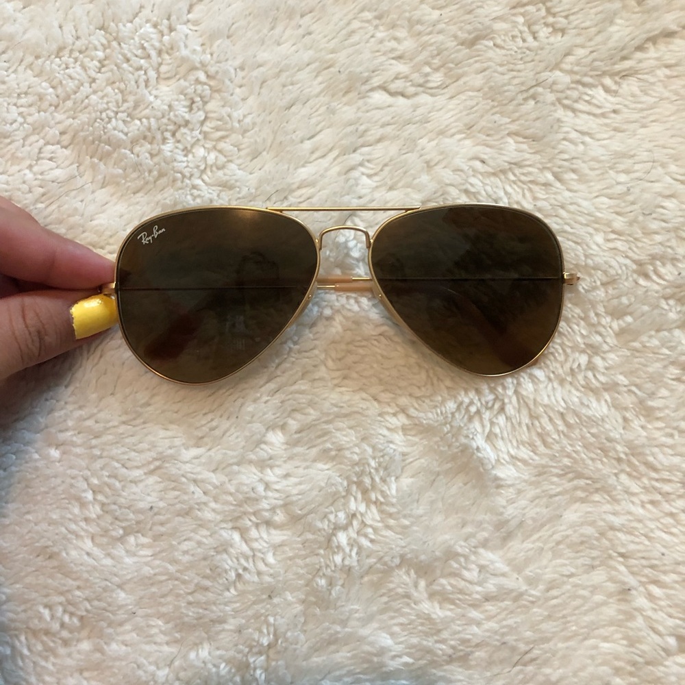 Gold Ray-Ban Aviator Classic